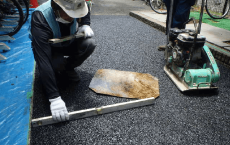 アスファルト打設工事